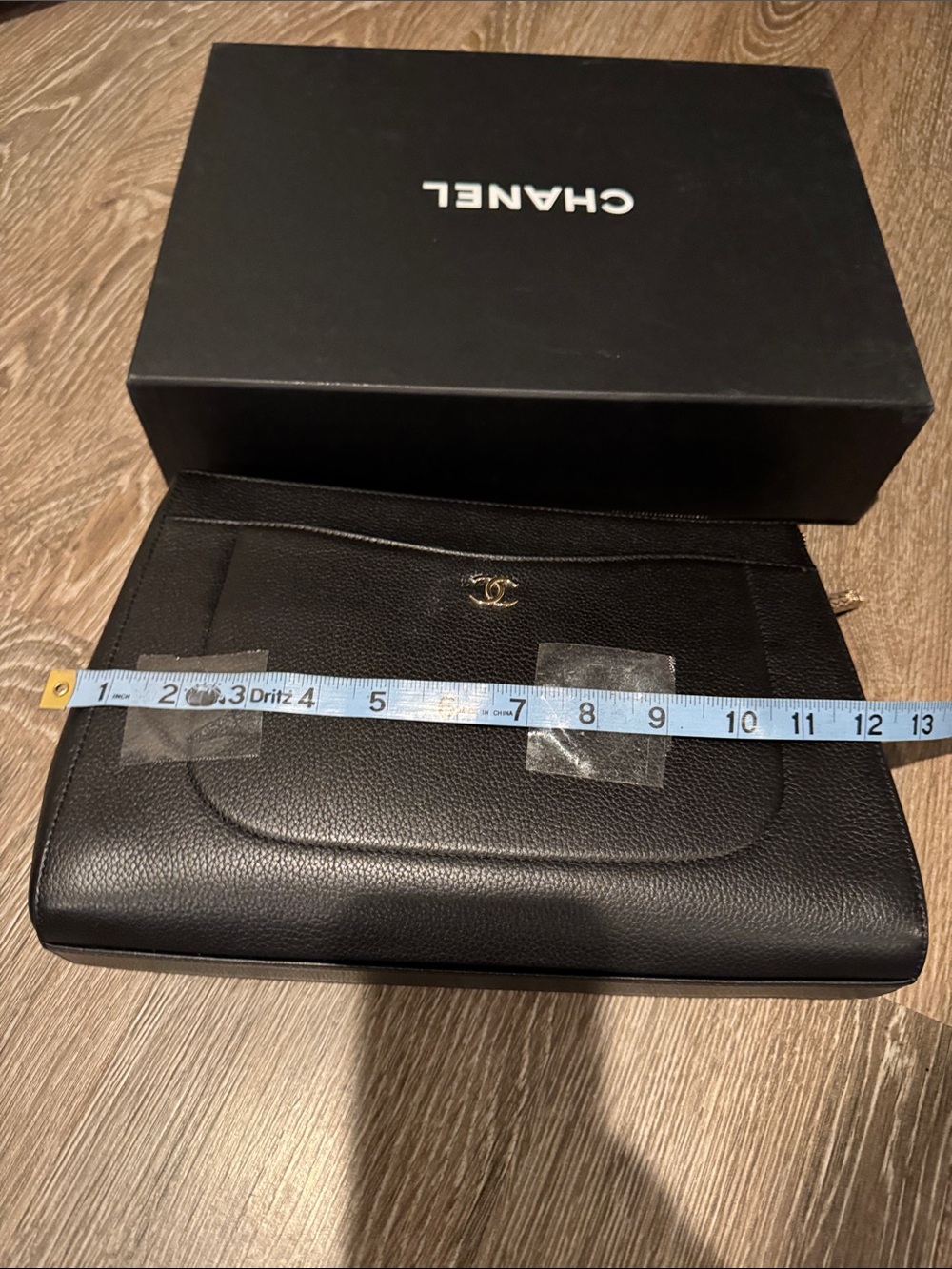 CHANEL women Black Leather Pouch with Gold CC Emblem - Picture 7 of 16